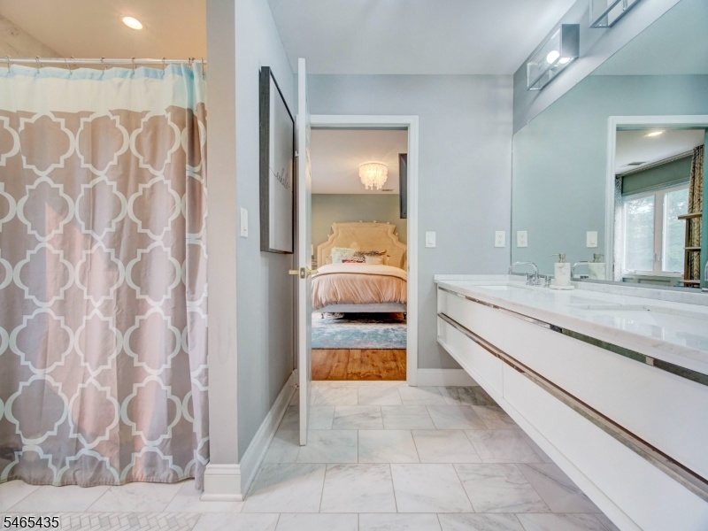 jack and jill bath