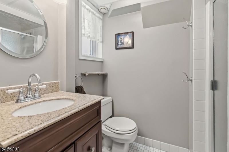 2nd Full Bathroom