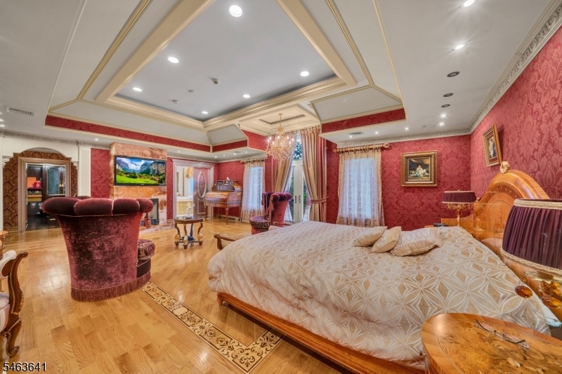 Primary bed