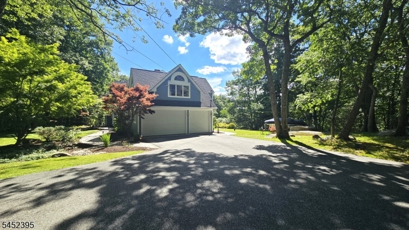 Oversized 2 Car Garage