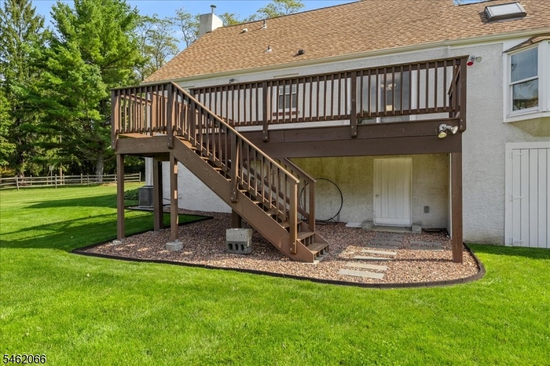 Expansive Deck
