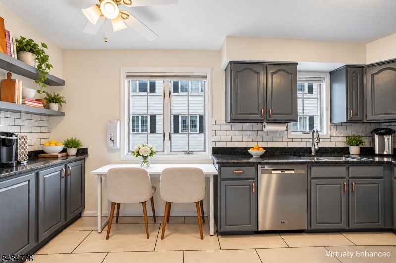 Granite Eat-In Kitchen