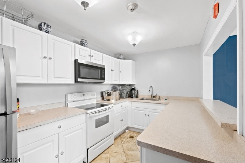 AMENITIES- CLUBHOUSE