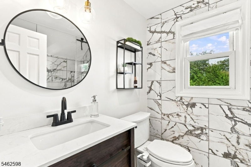 Full Hall Bath