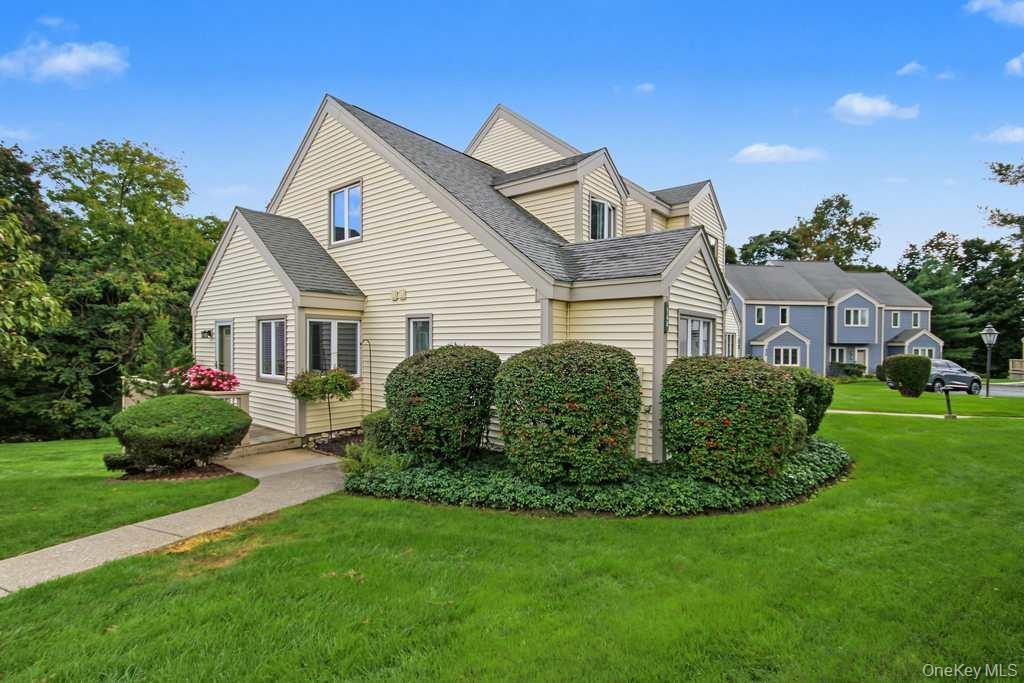 Beautifully updated end-unit townhouse