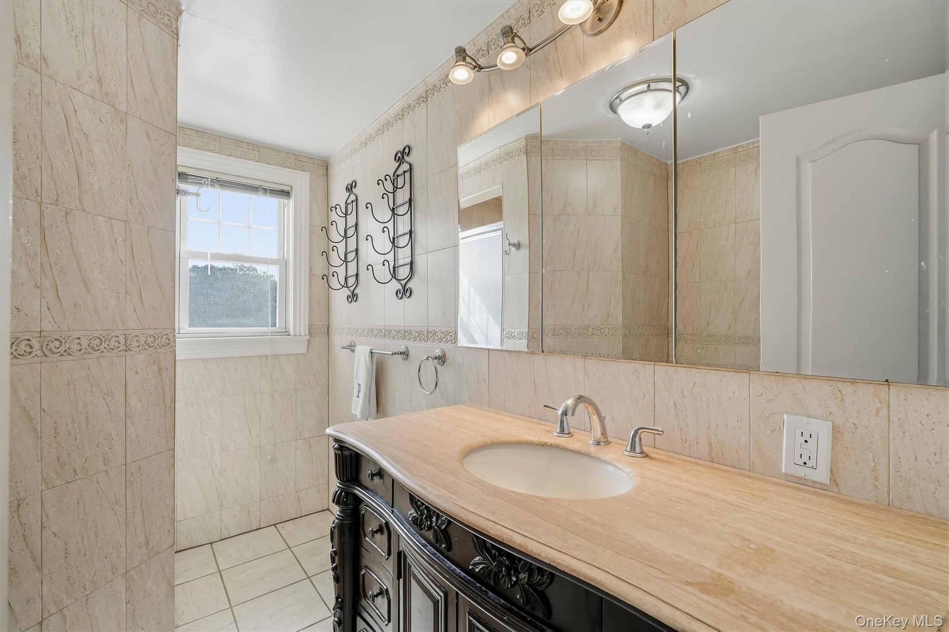 2nd Floor Bathroom