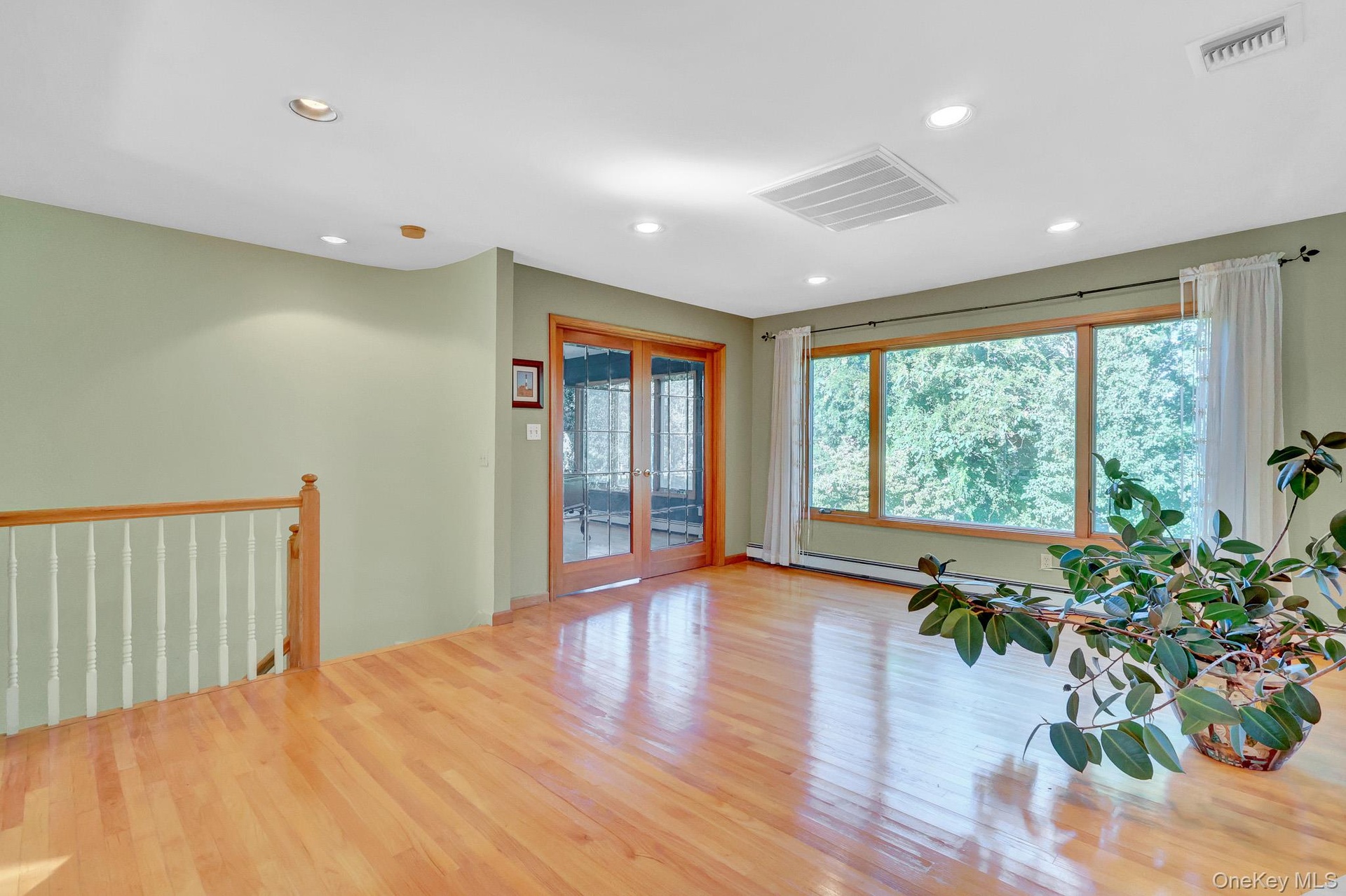 2nd floor landing