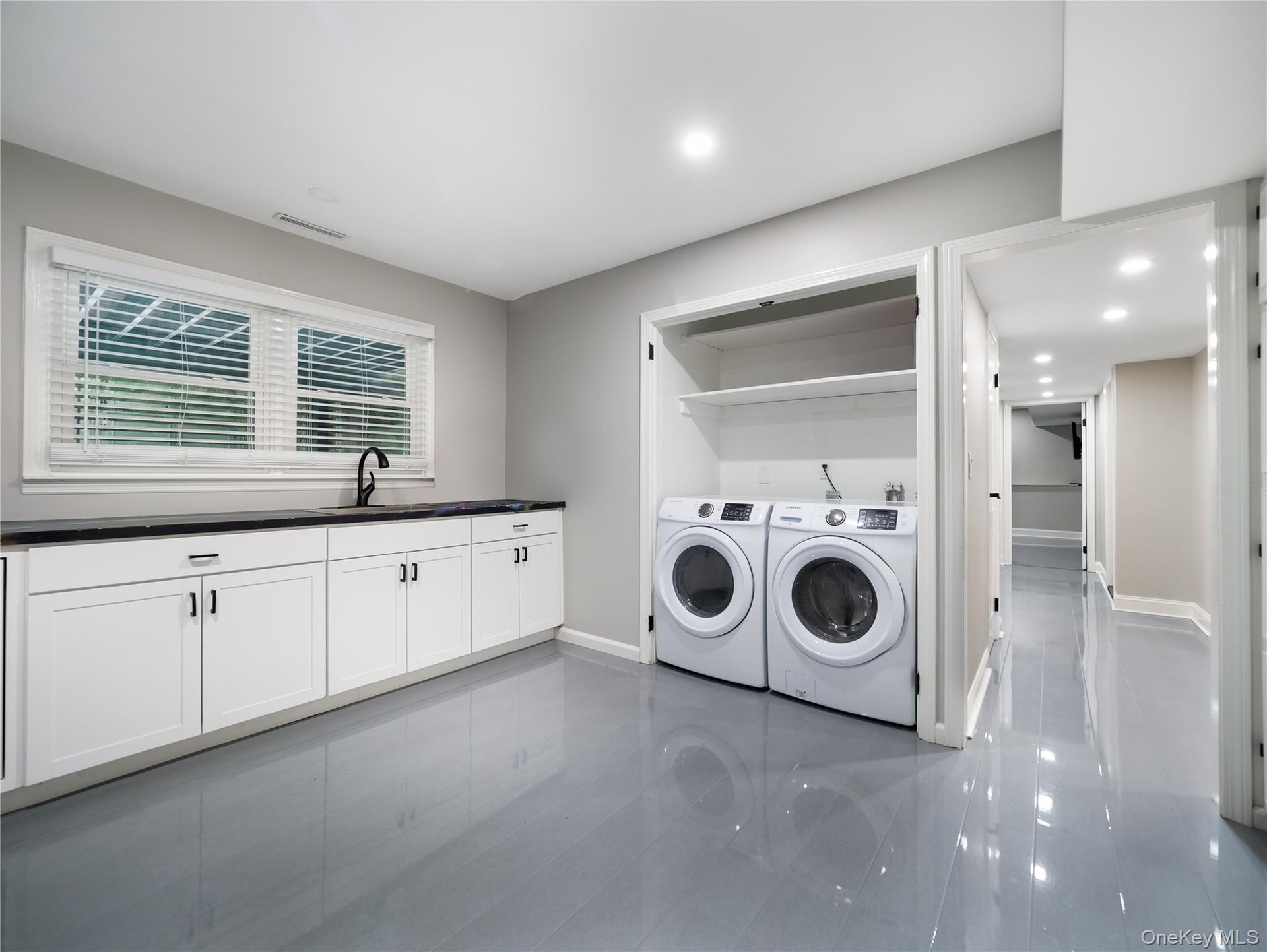 Kitchen & Laundry