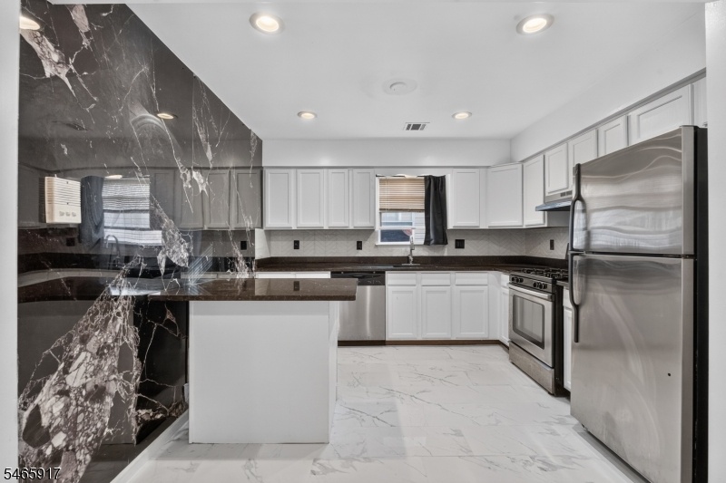 Kitchen Unit 2