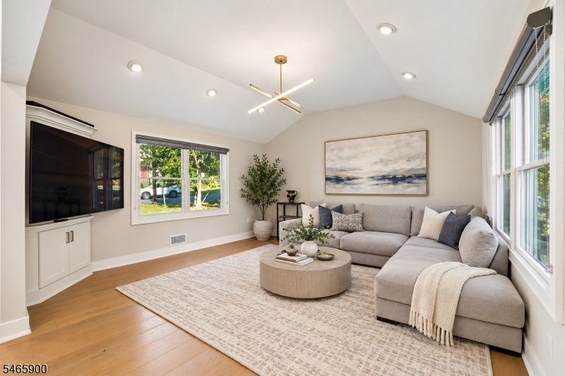 Virtual enhanced Living Room