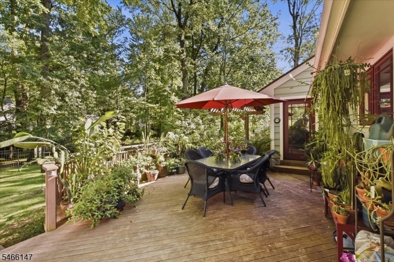 REDWOOD DECK