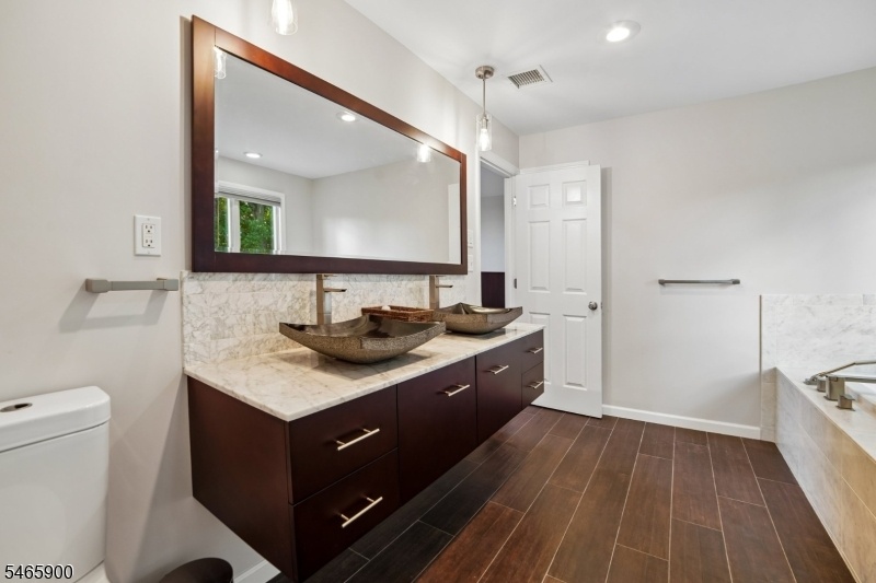 Floating Dbl vanity