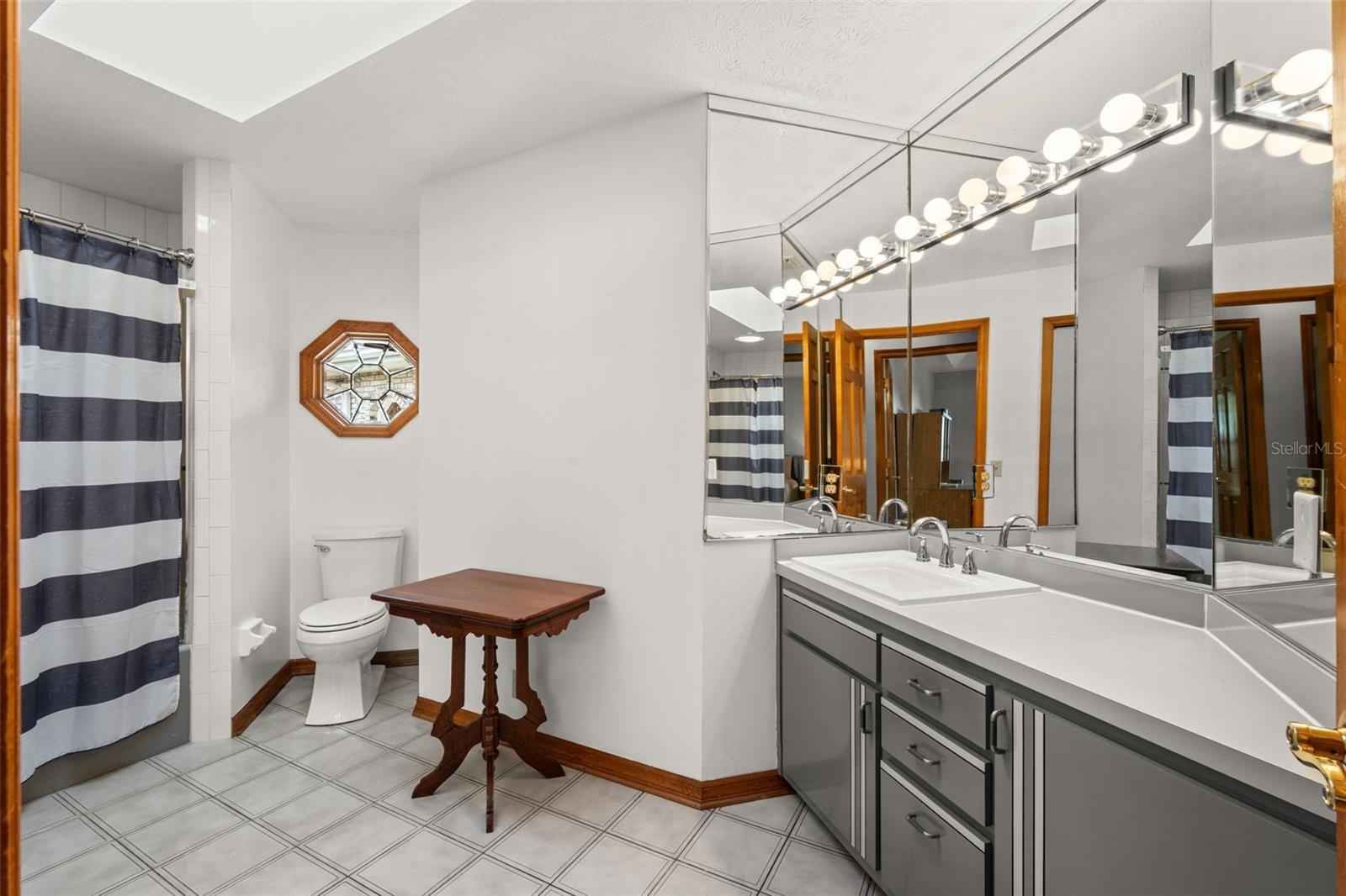 2nd Full Bathroom