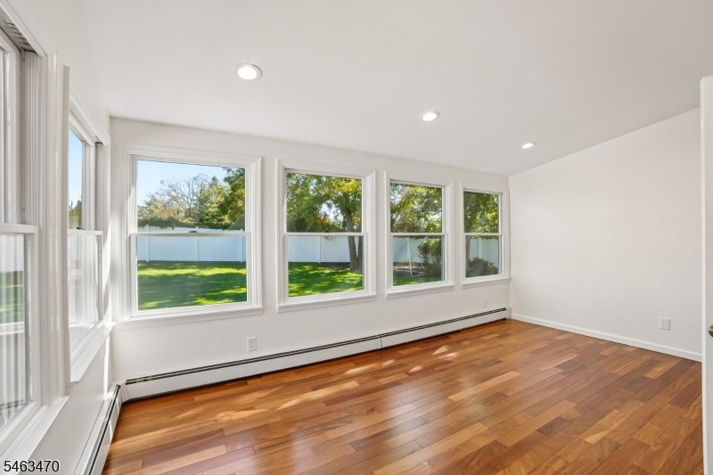 Sunroom/Family Room