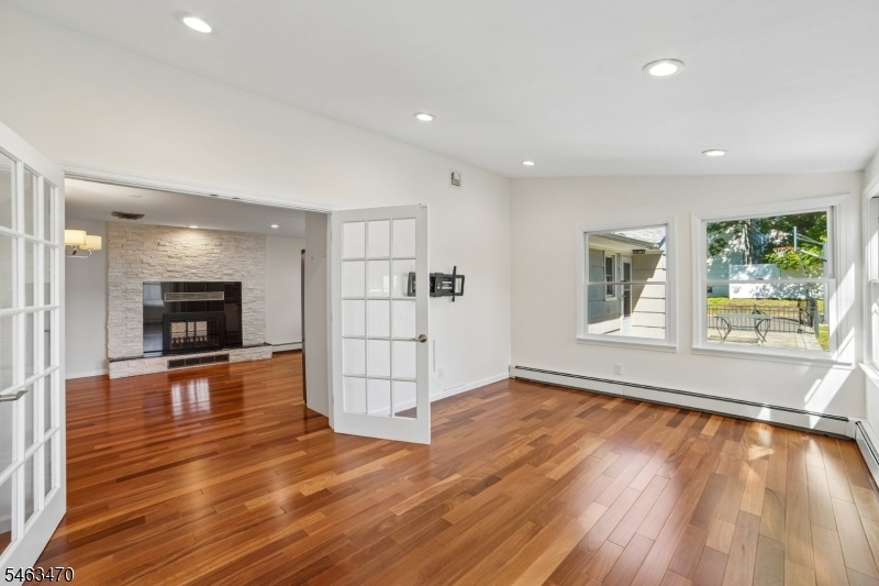 Sunroom/Family Room