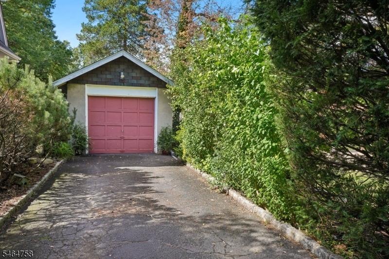 1-Car Detached Garage