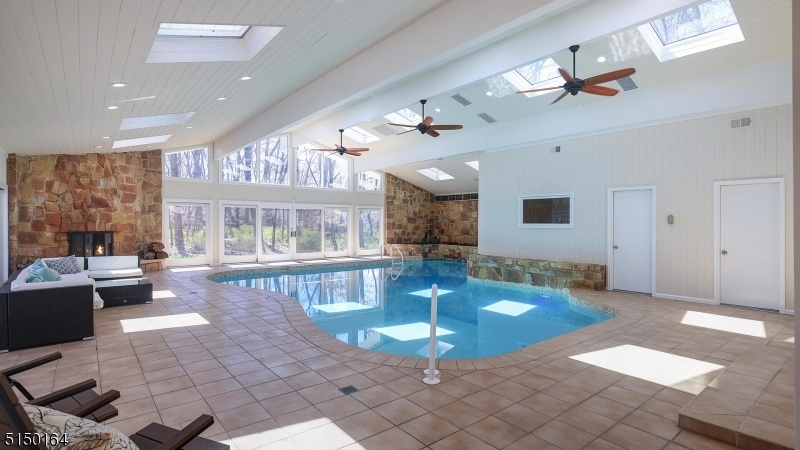 Solarium with pool