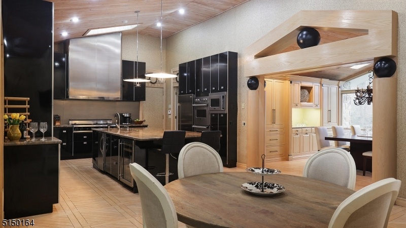 Kitchen and Breakfast Area