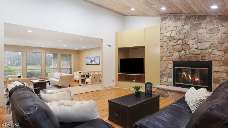 Another Family Room picture