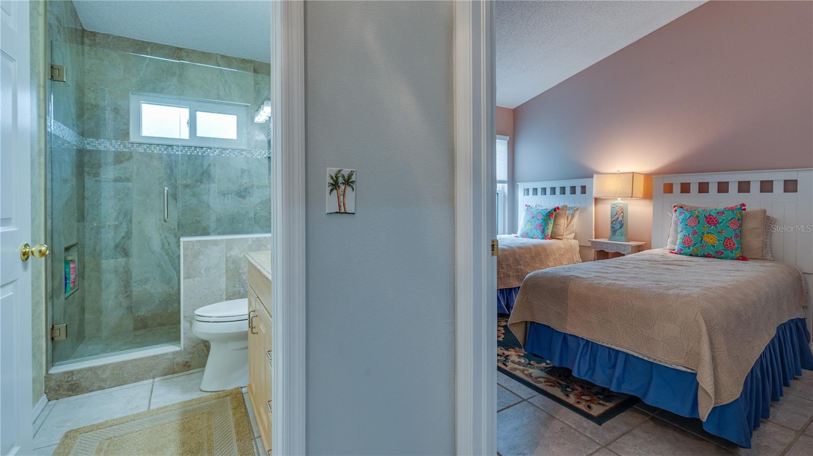 Bathroom 2 / Bedroom 3