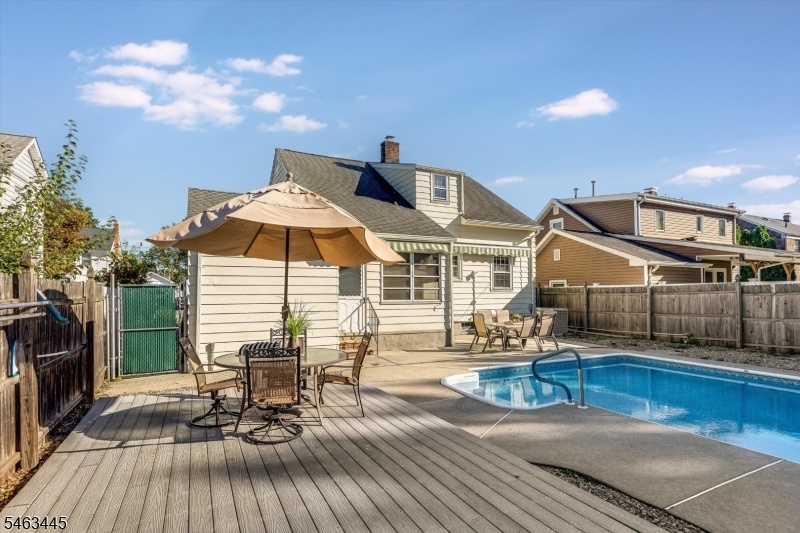 Pool / Outdoor Space