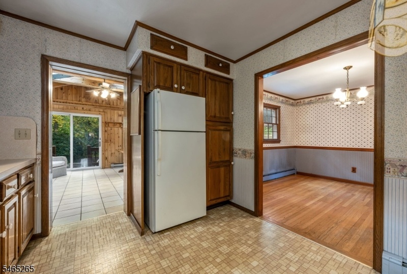 Eat In Kitchen