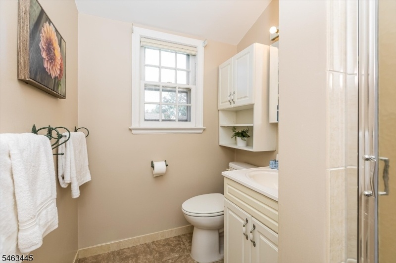 Bathroom / Second Floor
