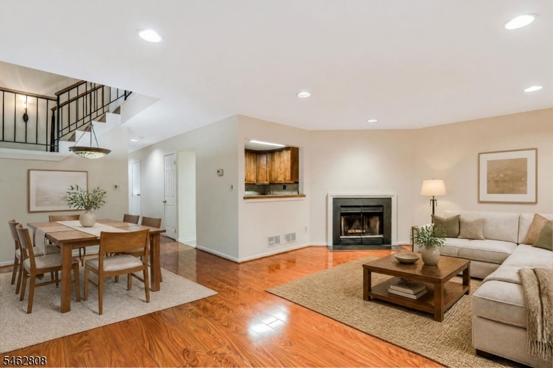 DINING ROOM/LIVING COMBO
