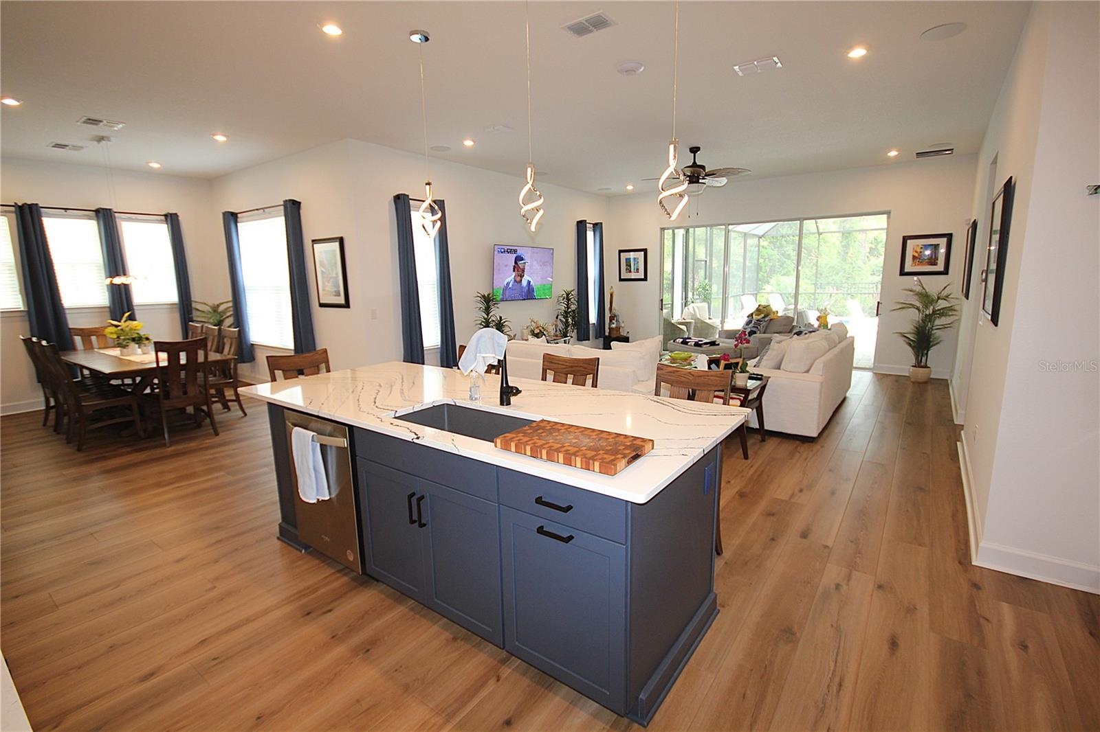 QUARTZ COUNTERTOPS