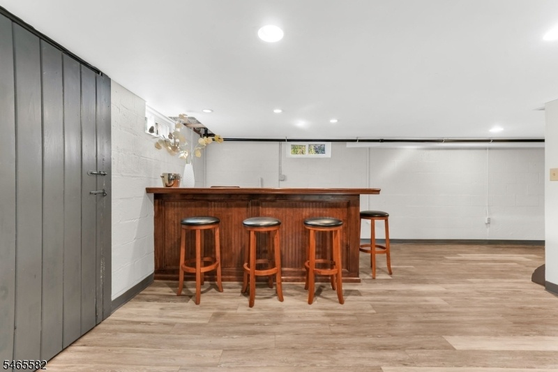 Basement with walkout
