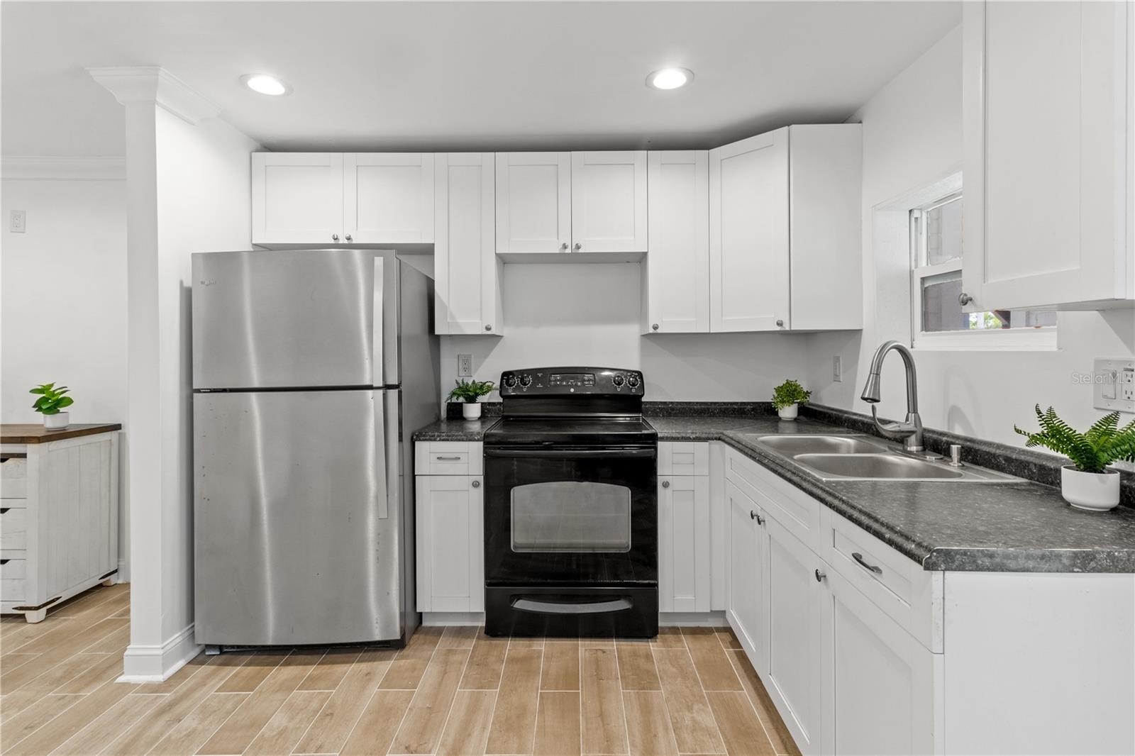 1 bedroom studio apartment, in law suite, private entrance.