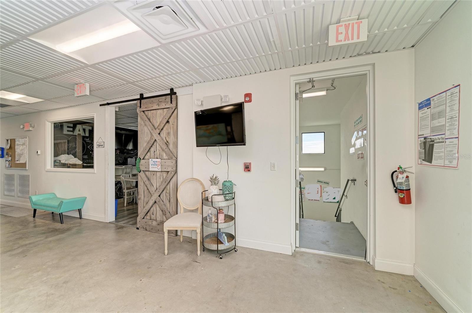 Third level - lobby area