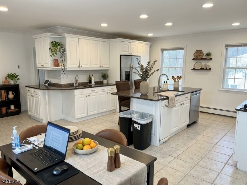 AI Staged Kitchen