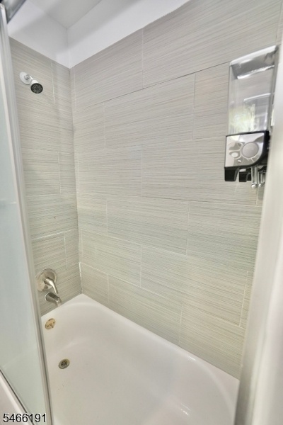 1st fl Bath