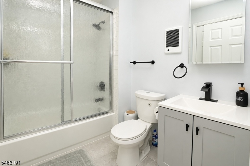 2nd fl Bath