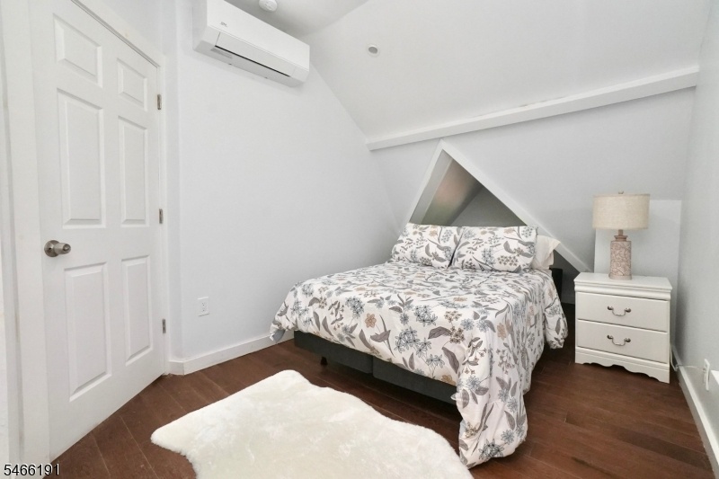 3rd fl bedroom