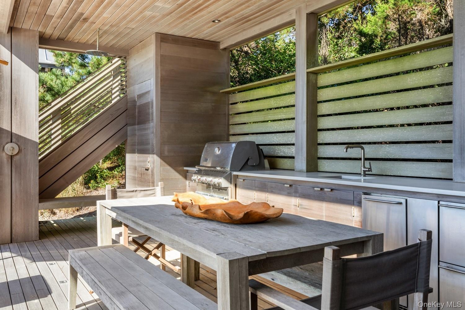 Outdoor Kitchen