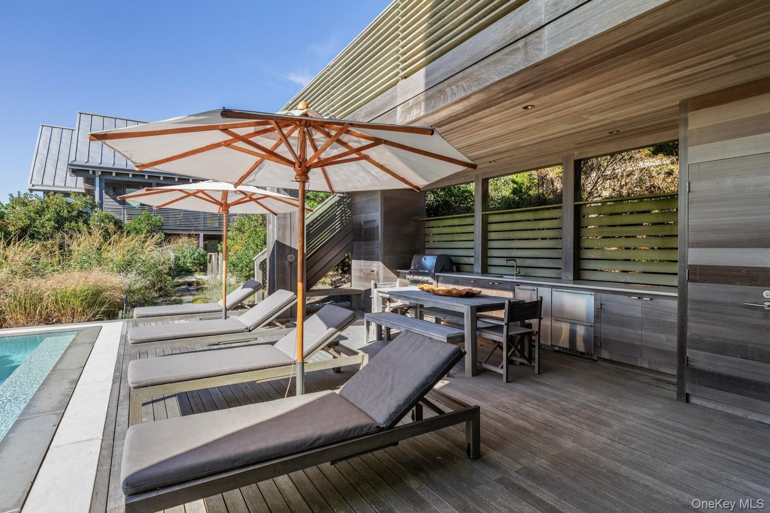 Outdoor Kitchen
