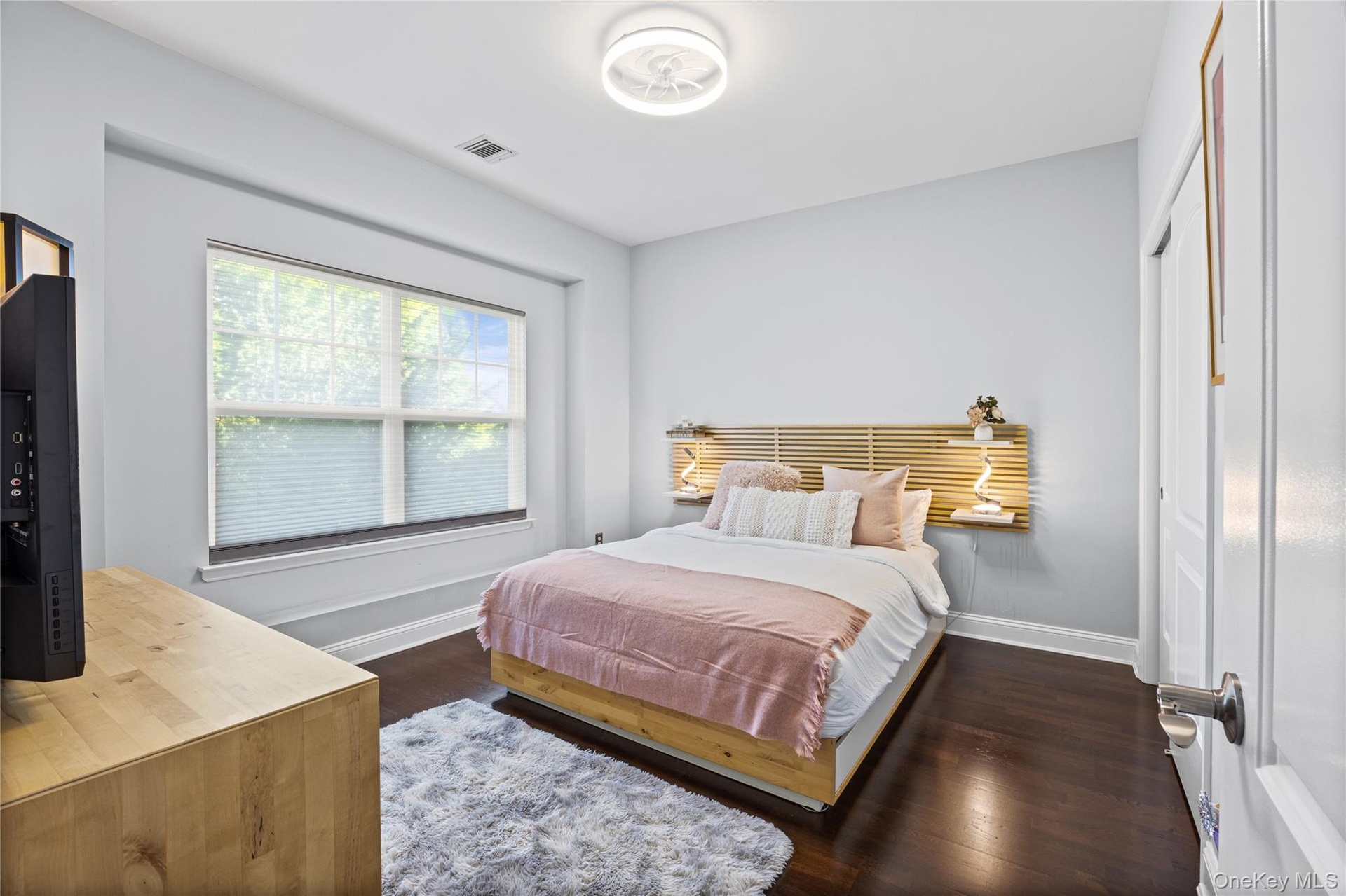 Bedroom #2, 12'1x10'9"