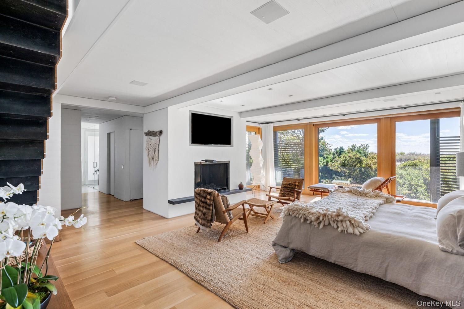 En-suite with access to laundry room and spa like bathroom