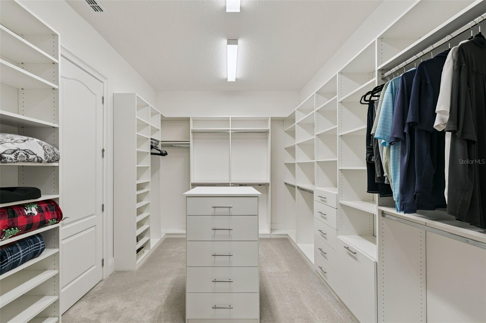 Custom Luxury Closet