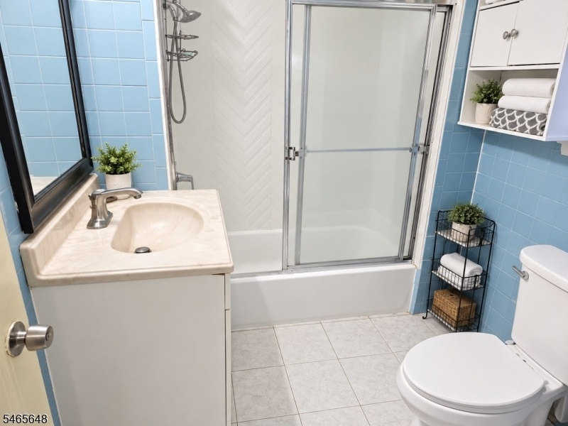 Bathroom - virtually edited
