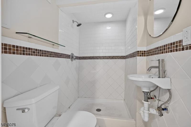 BASEMENT FULL BATH