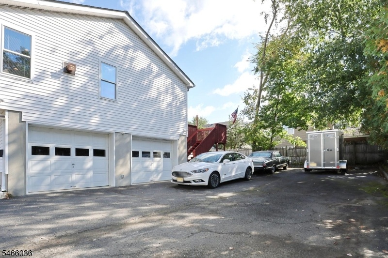 3 Car Garage