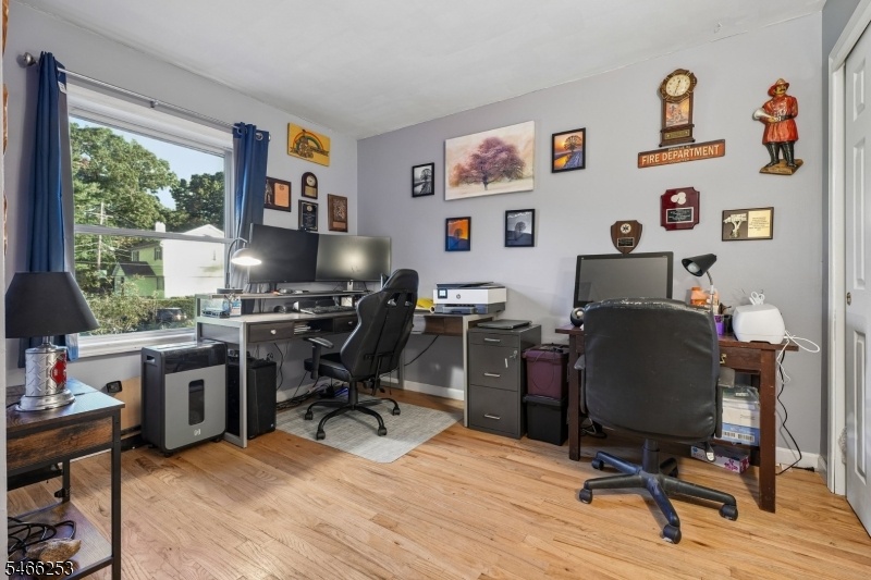 Bedroom 2 / Home Office