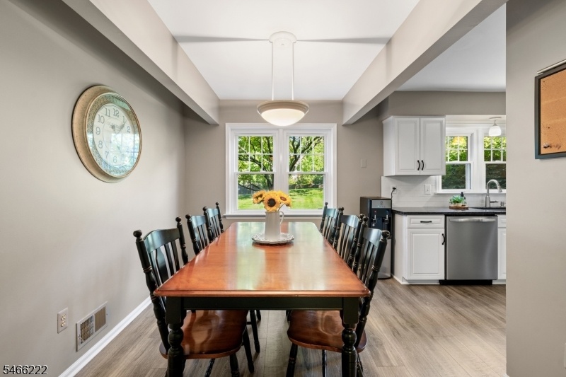KITCHEN DINING AREA