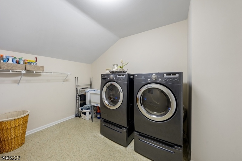 2ND FLOOR LAUNDRY