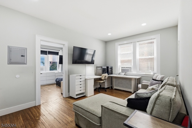 LIVNGROOM