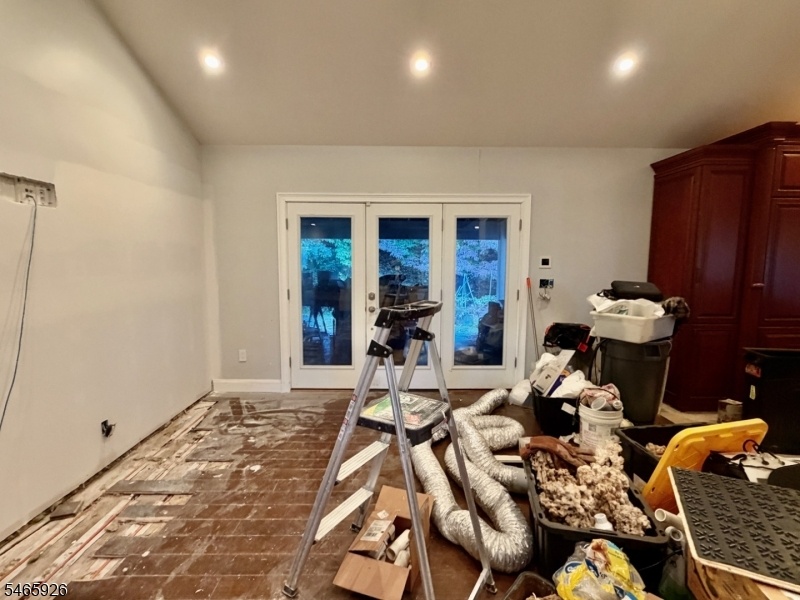 ground level bonus room
