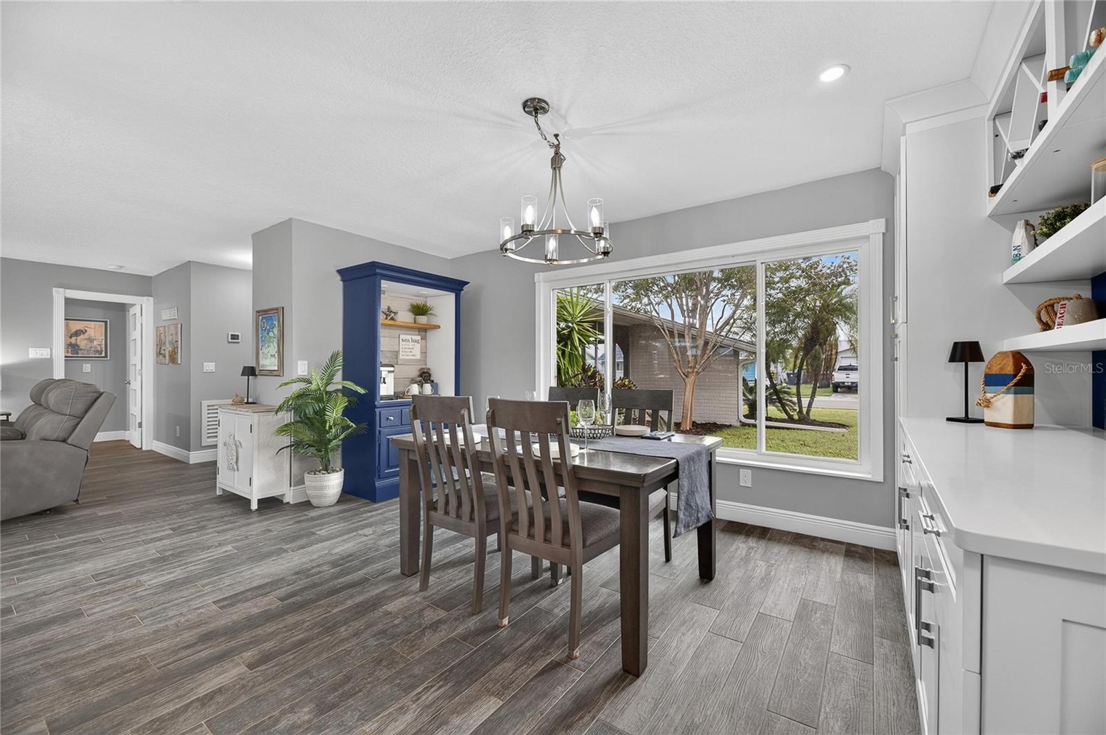 Wonderful Natural Light Pouring Thru The Large, Front, Casement & Side-Slider Window!!